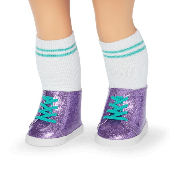 Truly Me™ #111 Doll & Dance All Day Set with wavy black-brown hair